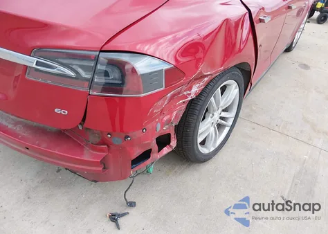 2015 Tesla Model S 60/70/85 из США, поврежденный, VIN 5YJSA1S16FFP77388